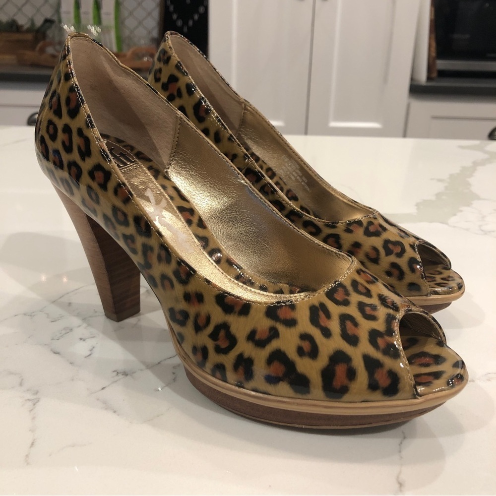 Sofft Ramona II Patent Leather Leopard Peep Toe Heels Pumps US 6.5 Mob Wife 80s
